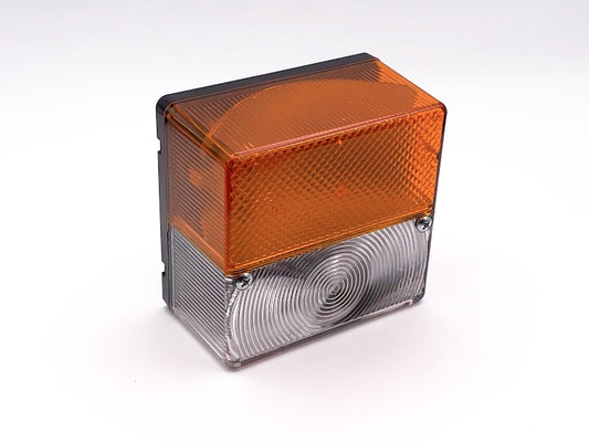 Feu clignotant et feu de position