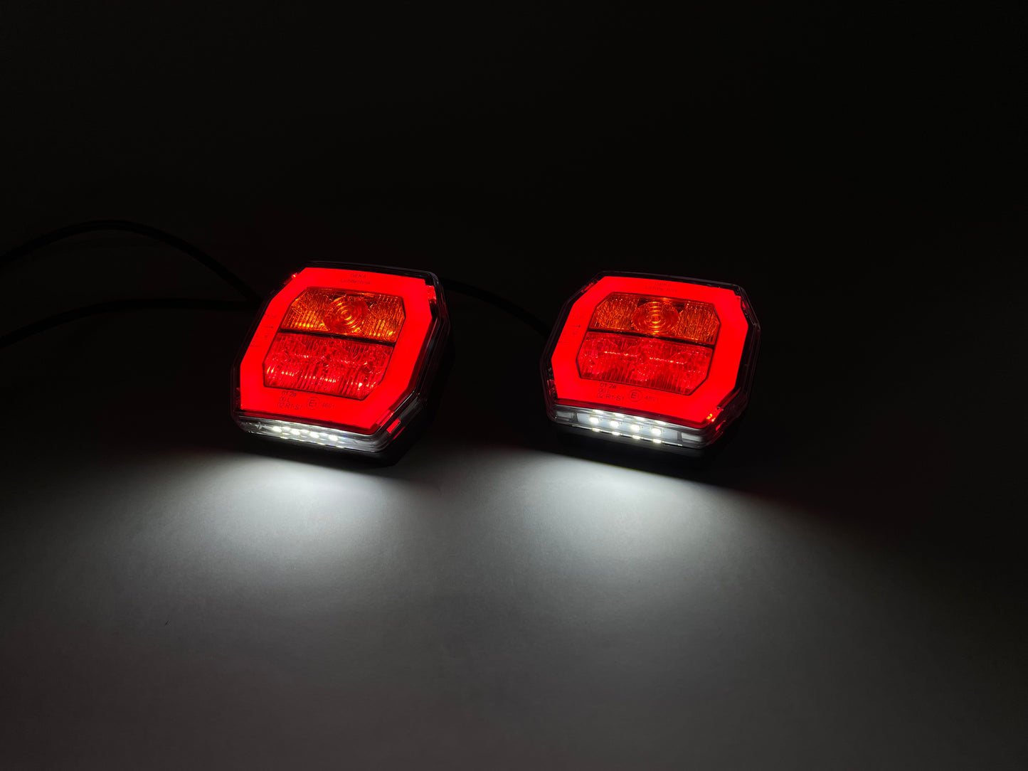 Set di luci per rimorchio a LED con luce multifunzione OCTAGON