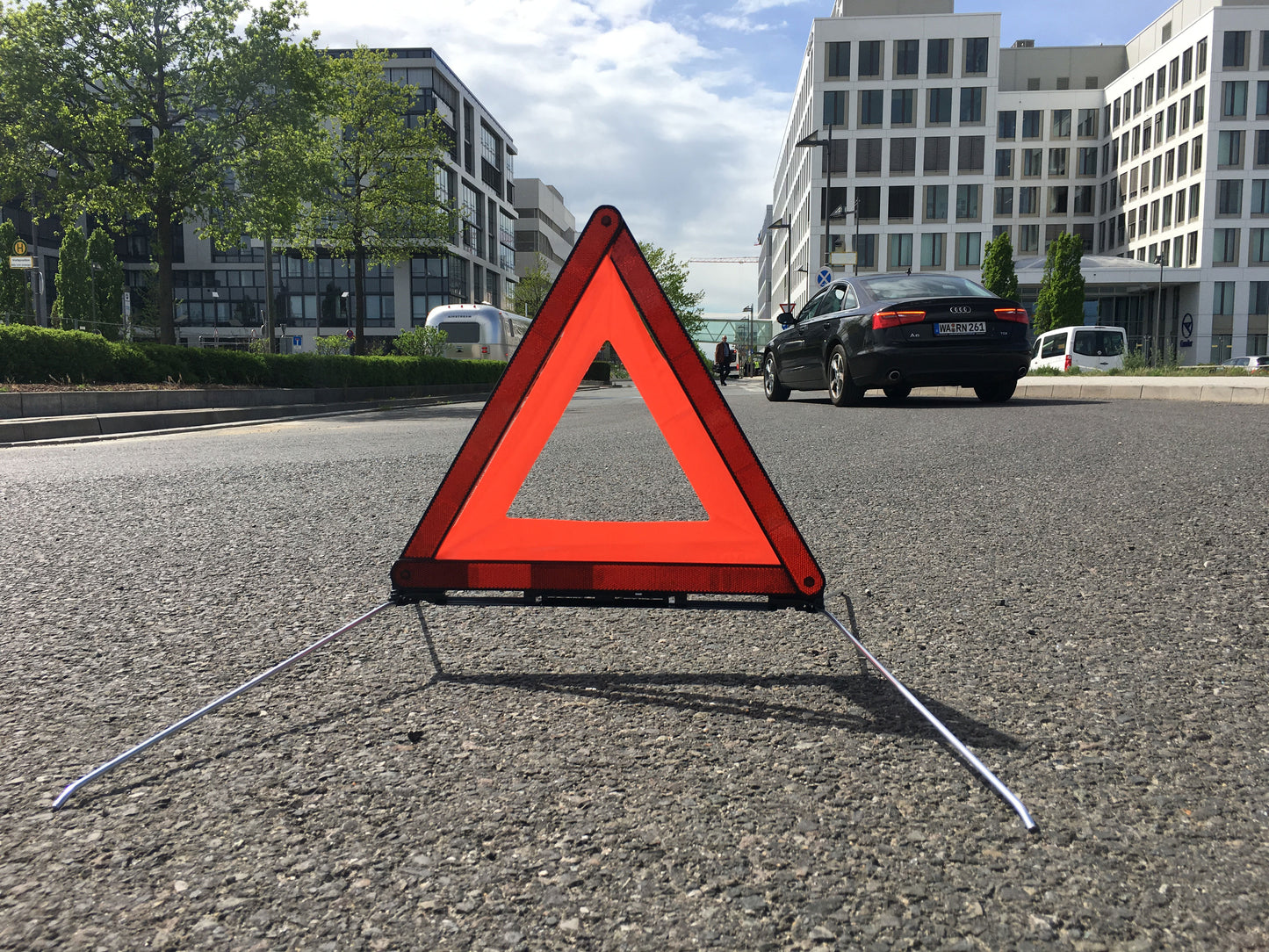 Car warning triangle DELTA4